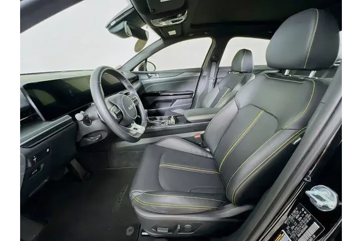 $33988 : Kia K5 2025 GT 4dr Sedan image 10