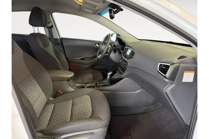 $16000 : Hyundai IONIQ Plug-in Hybrid image 3