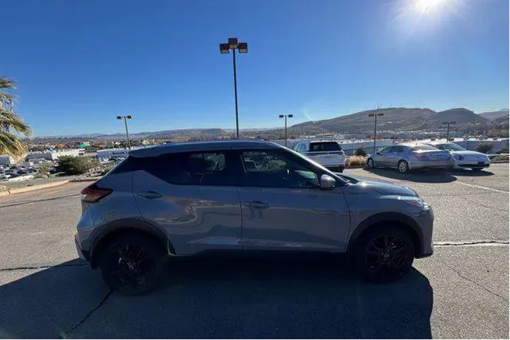 $19500 : Nissan Kicks 2024 SV 4dr Cro image 6
