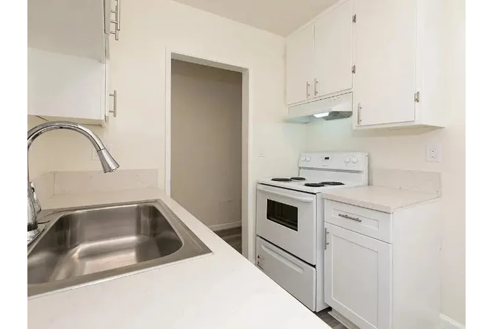 $1100 : Apartamento 1 hab + estacionam image 5