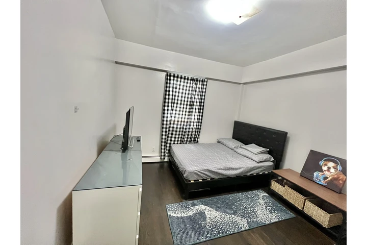 $825 : SE RENA HABITACIÓN AMUBLADA image 5