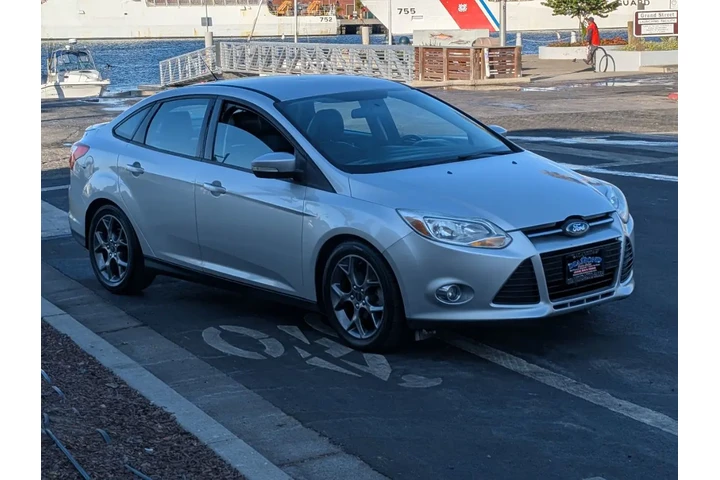 $7988 : 2014 Focus SE image 4