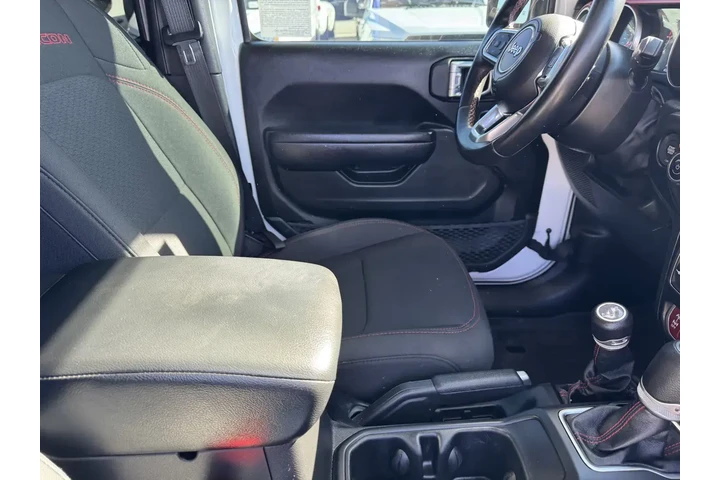 $34618 : Jeep Wrangler Unlimited 2022 image 6