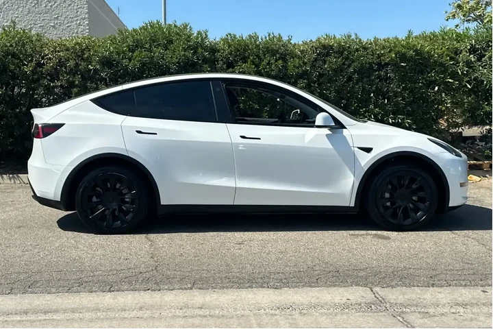 $28500 : Tesla Model Y 2021 AWD Long image 8