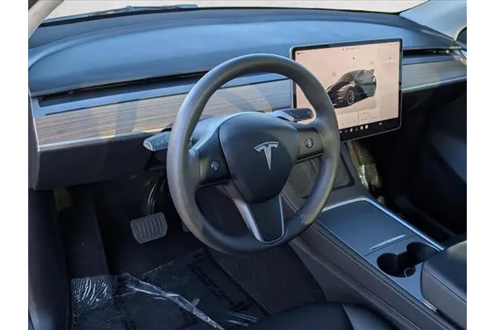 $34990 : Tesla Model Y 2025 Long Rang image 10