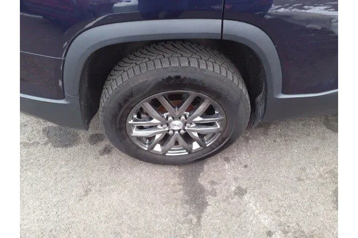 $14715 : GMC Acadia 2017 4x4 SLT-1 4d image 9