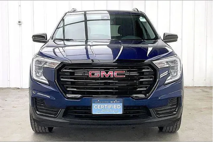 $24995 : GMC Terrain 2023 AWD SLE 4dr image 3
