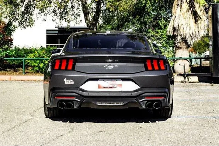 $27995 : Ford Mustang 2024 EcoBoost 2 image 6