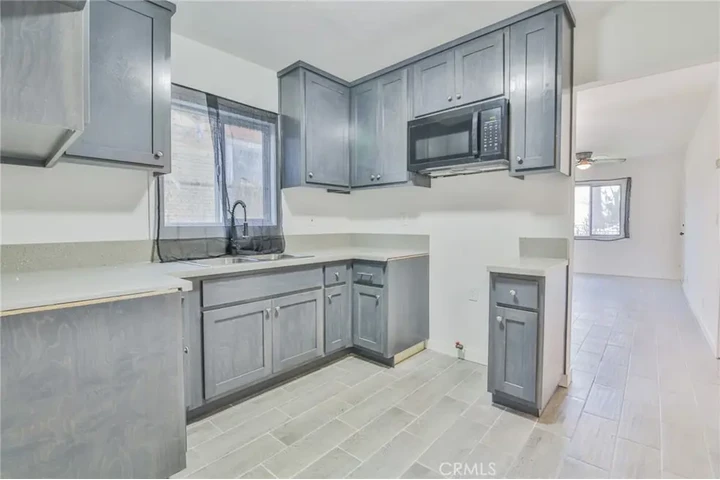 $1259 : 2 Bedrooms /Bathrooms image 5