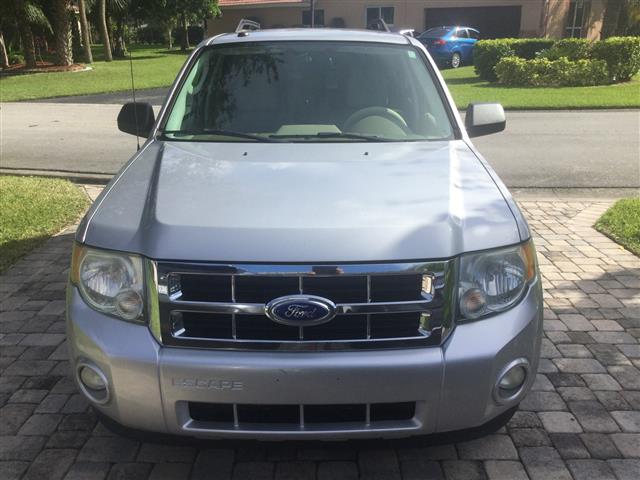 $3300 : 2011 Ford Escape XLT SUV image 1