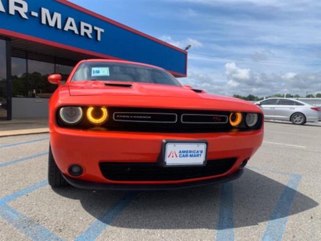 2017 Challenger image 2