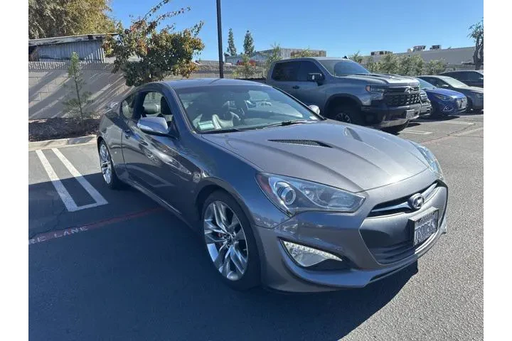 $17500 : Hyundai Genesis Coupe 2015 3 image 4