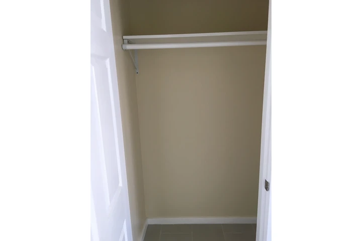 $1450 : Single in Los Angeles image 4