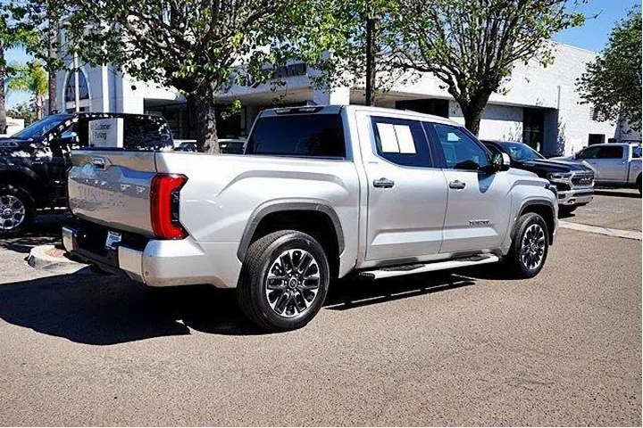 $39876 : Toyota Tundra 2023 4x2 Limit image 8