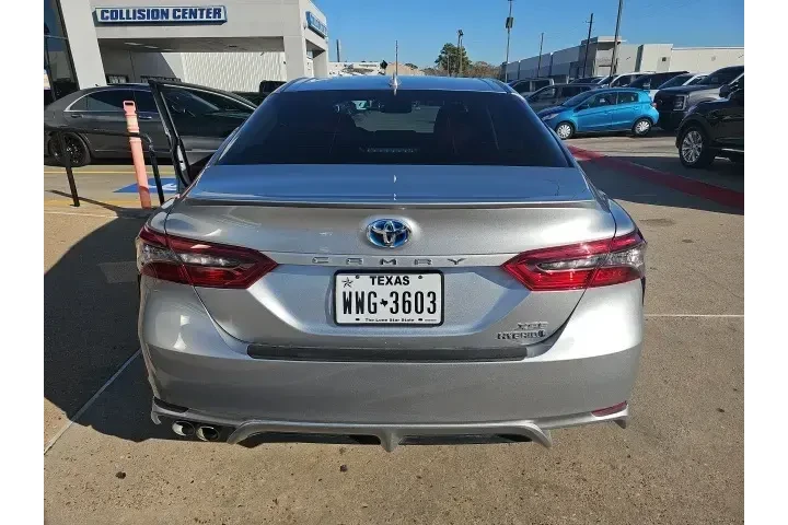$33637 : Toyota Camry Hybrid 2024 XSE image 4