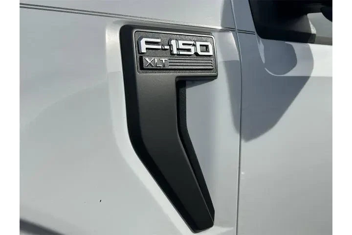 $38395 : Ford F-150 2023 4x4 XL 4dr S image 8