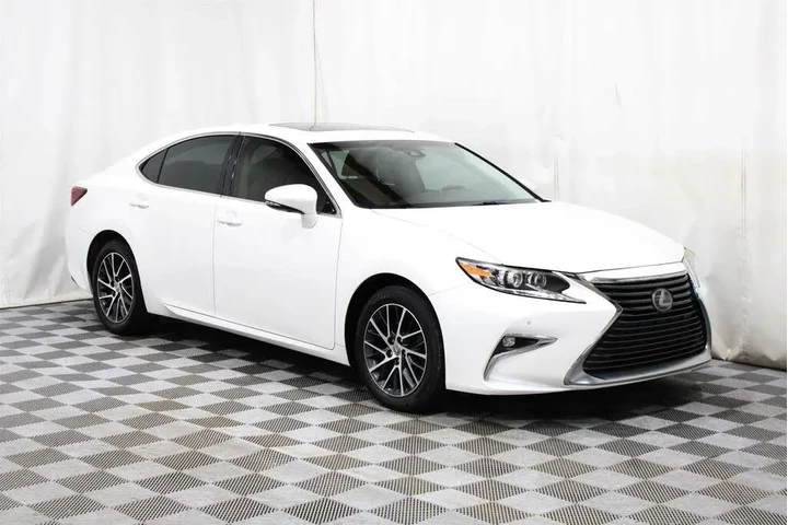 $26930 : Lexus ES 350 2016 4dr Sedan image 1