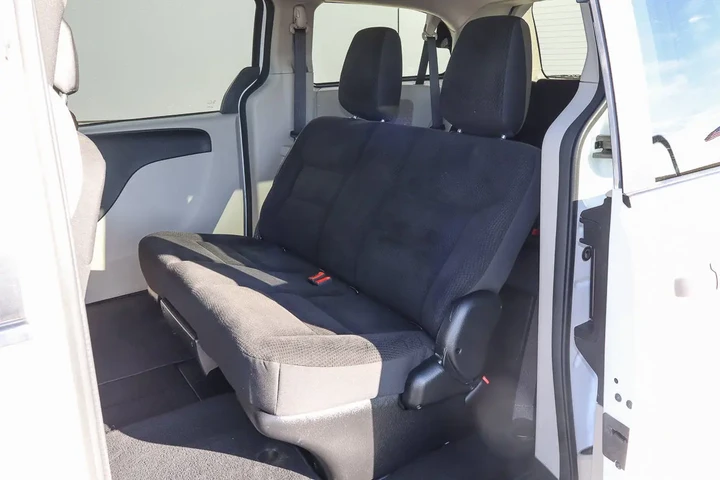 $14788 : 2019 Grand Caravan SE Wagon image 8