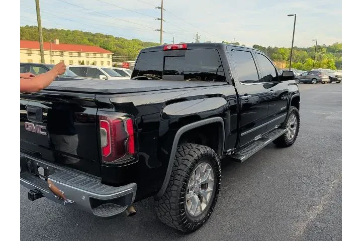 $28536 : GMC Sierra 1500 2018 4x4 SLT image 4