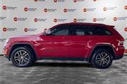 $25422 : PRE-OWNED 2018 JEEP GRAND CHE thumbnail