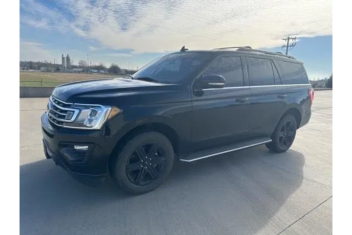 $27879 : Ford Expedition 2020 4x4 XLT image 1