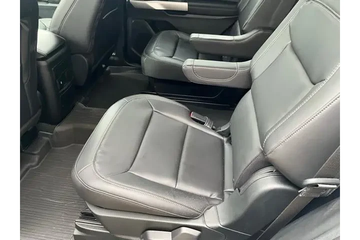 $35681 : Ford Explorer 2023 AWD XLT 4 image 7