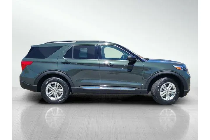 $30015 : Ford Explorer 2023 AWD XLT 4 image 5