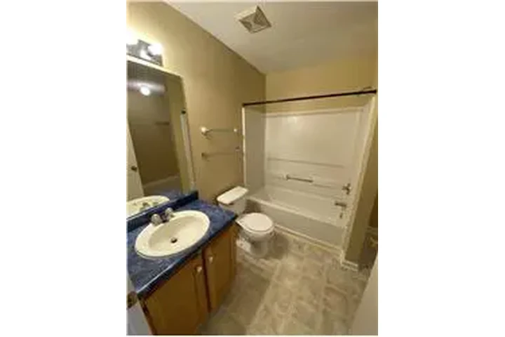 $1900 : Rental property with 3 bedro image 10