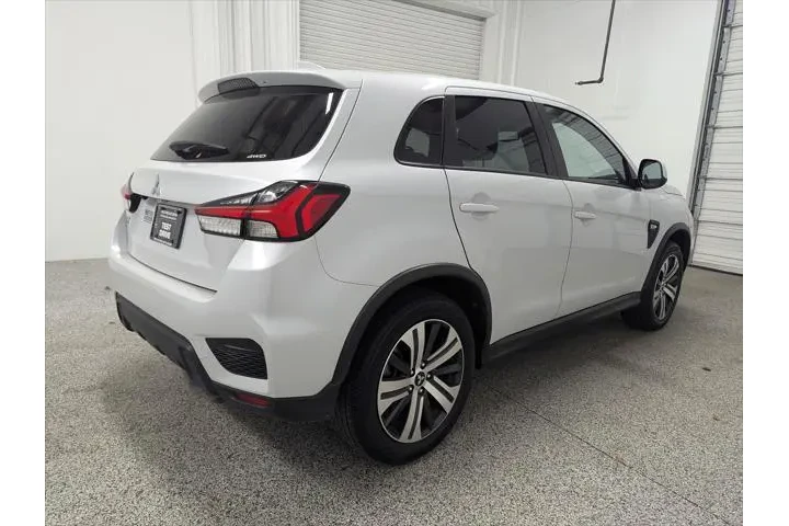 $21297 : Mitsubishi Outlander Sport 2 image 4