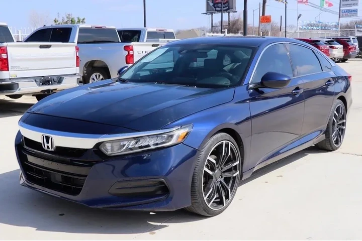 2019 Accord Sedan image 1