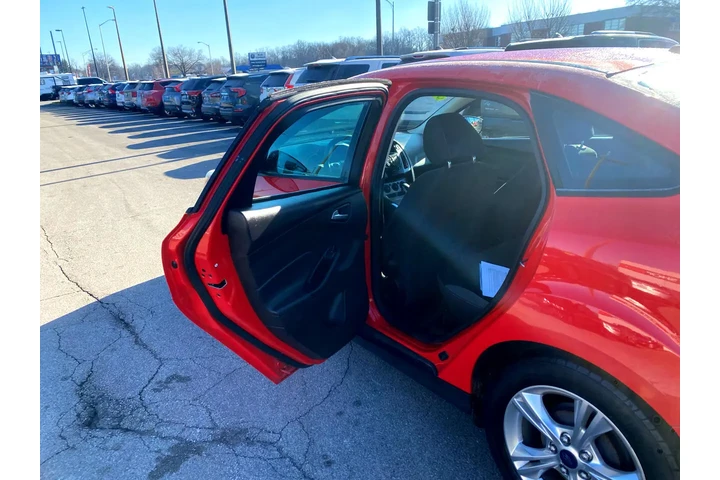 $4980 : 2014 Focus 4dr Sdn SE image 10