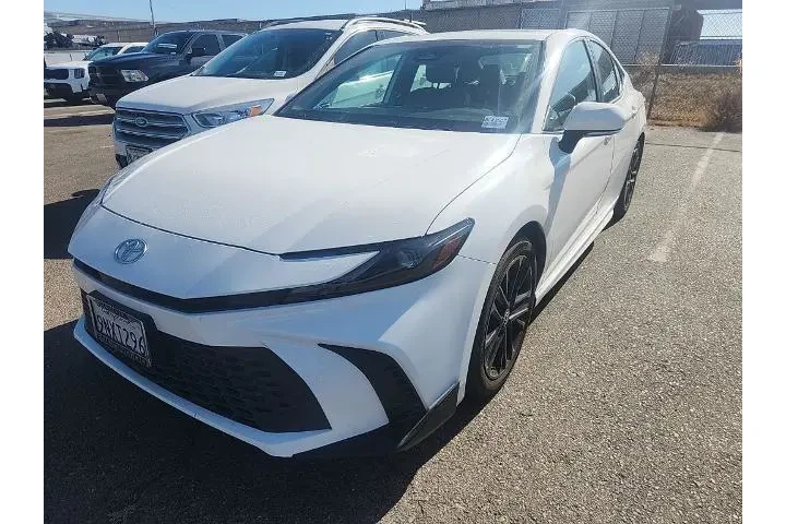 $30991 : Toyota Camry 2025 SE 4dr Sed image 4