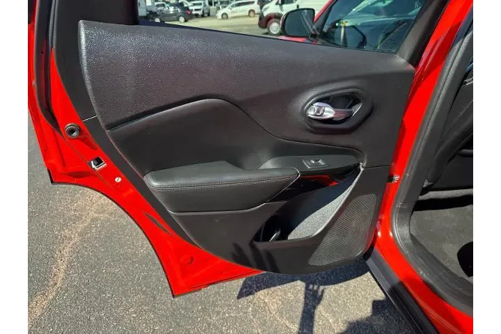 $26988 : Jeep Cherokee 2021 4x4 Latit image 10