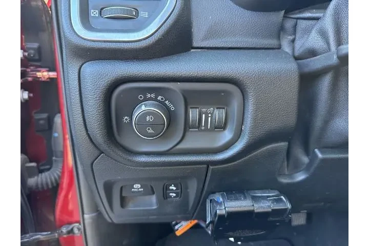 $31565 : Ram 1500 2019 4x4 Laramie 4d image 8