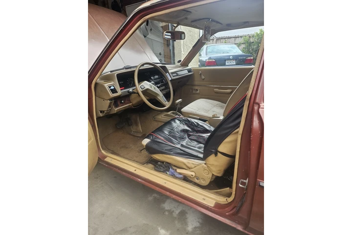 $5900 : Toyota corolla 1981 90k image 3