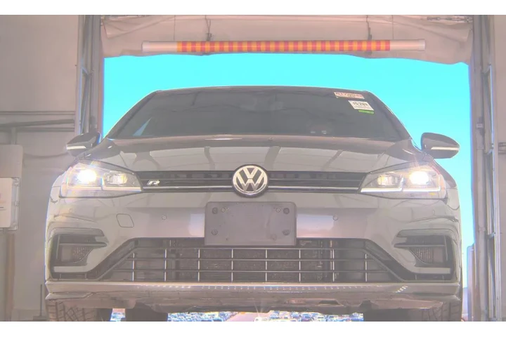 $38490 : Volkswagen Golf R 2022 AWD 4 image 2