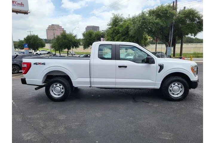 $33000 : Ford F-150 2022 4x4 XL 4dr S image 2