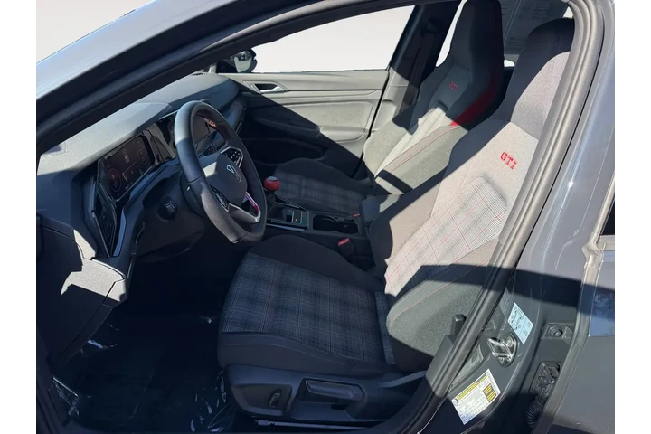 $29244 : Volkswagen Golf GTI 2023 40t image 10