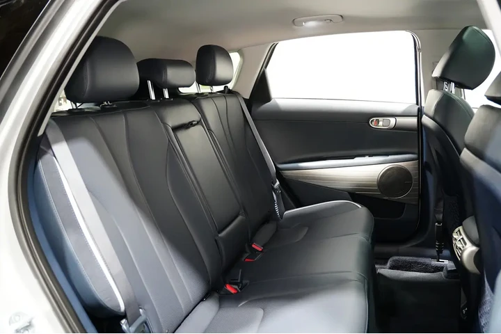 $8989 : 2023 NEXO Limited image 10