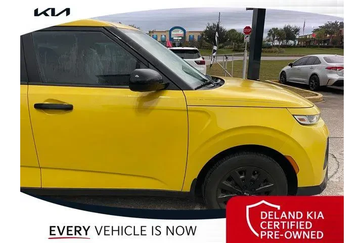 $14747 : Kia Soul 2020 LX 4dr Crossov image 4