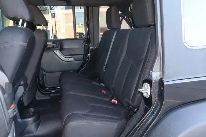 $19988 : 2016 Wrangler Unlimited 4WD 4 image 8