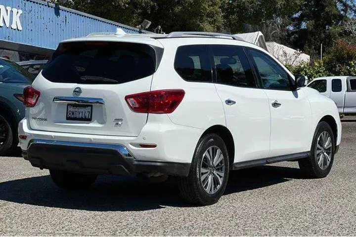 $14881 : Nissan Pathfinder 2020 4x4 S image 4