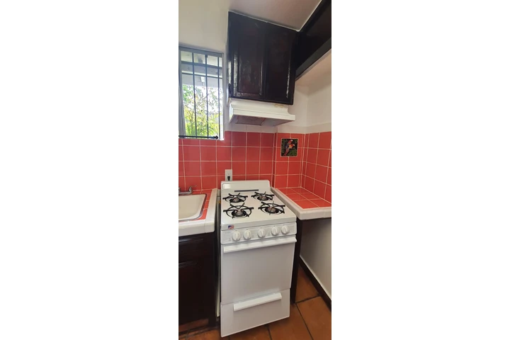 $1350 : ESTUDIO WEST HOLLYWOOD image 3