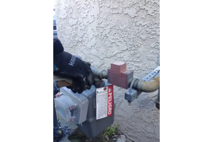 SERVICE GAS image 1