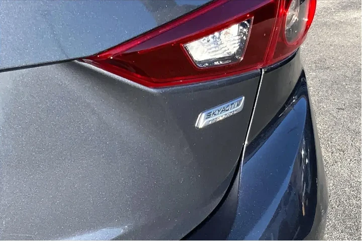 $12777 : Mazda Mazda3 2014 i Touring image 9