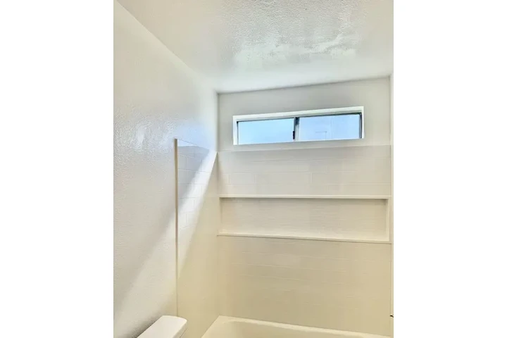 $1050 : Propiedad de Redondo Beach, CA image 6