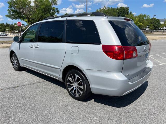 $4950 : 2006 Sienna XLE 7 Passenger image 6