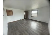 $650 : Rental property with 1 bedro thumbnail