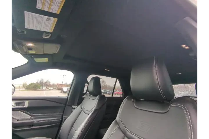 $31490 : Ford Explorer 2020 AWD ST 4d image 7