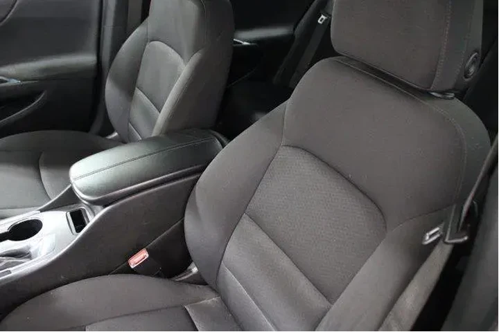 $16941 : Chevrolet Malibu 2021 LT 4dr image 6